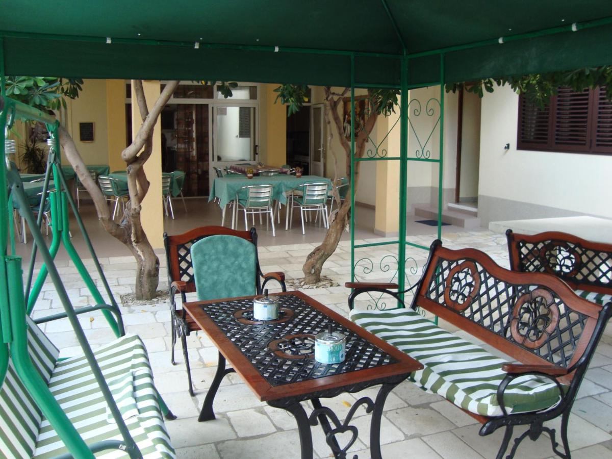Apartments And Rooms By The Sea Pag - 11487 Паг Екстериор снимка