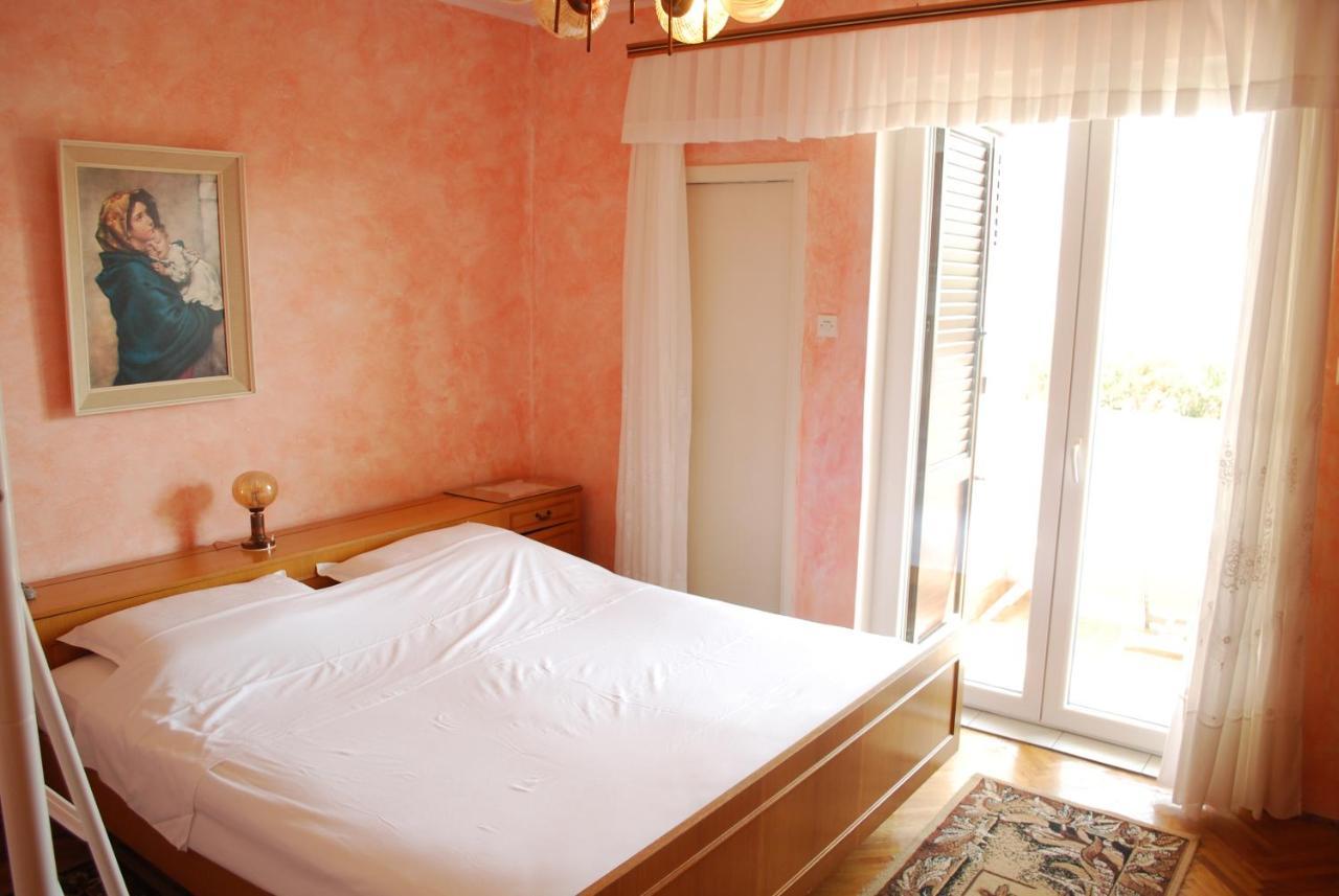 Apartments And Rooms By The Sea Pag - 11487 Паг Екстериор снимка